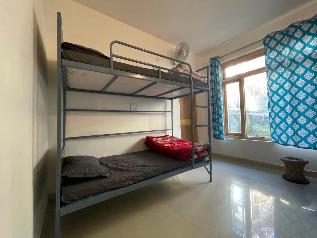 Bir Nest Hostel Luaran gambar