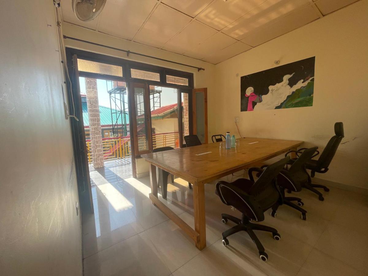 Bir Nest Hostel Luaran gambar