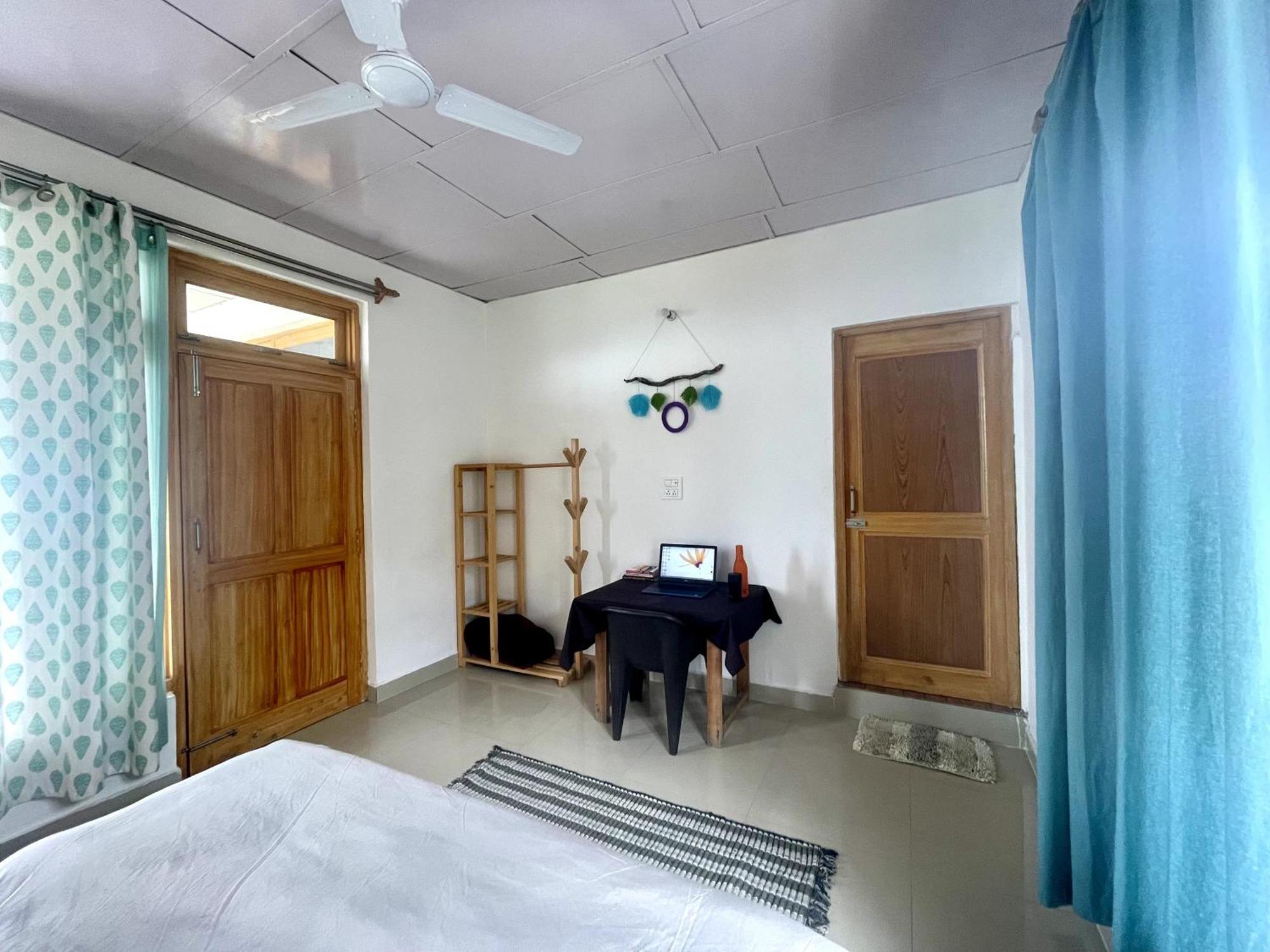 Bir Nest Hostel Luaran gambar